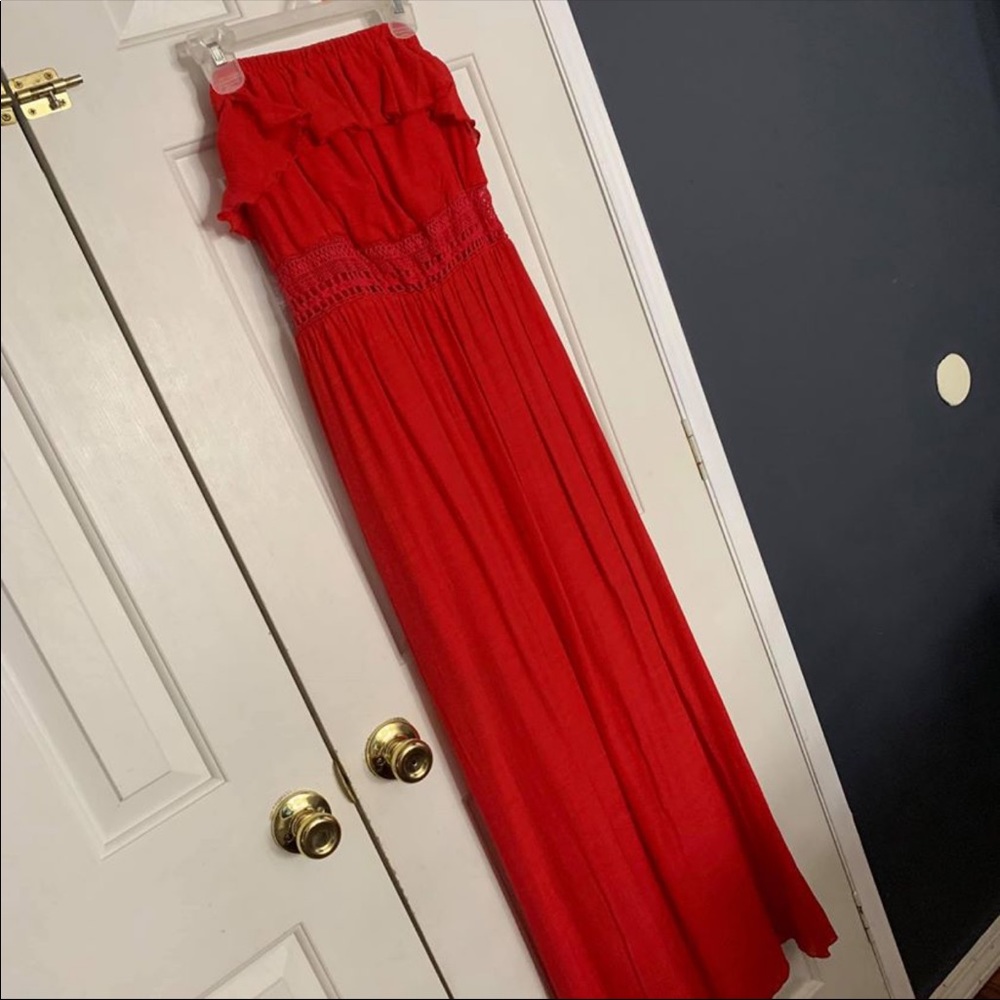 SOLD‼️ Red Maxi Dress